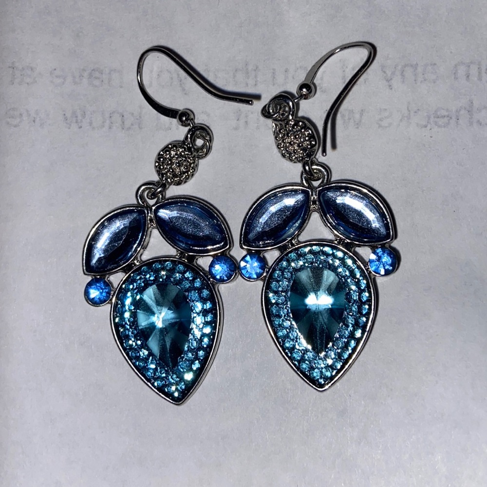NWOT icy blue Charming Charlie drop earrings